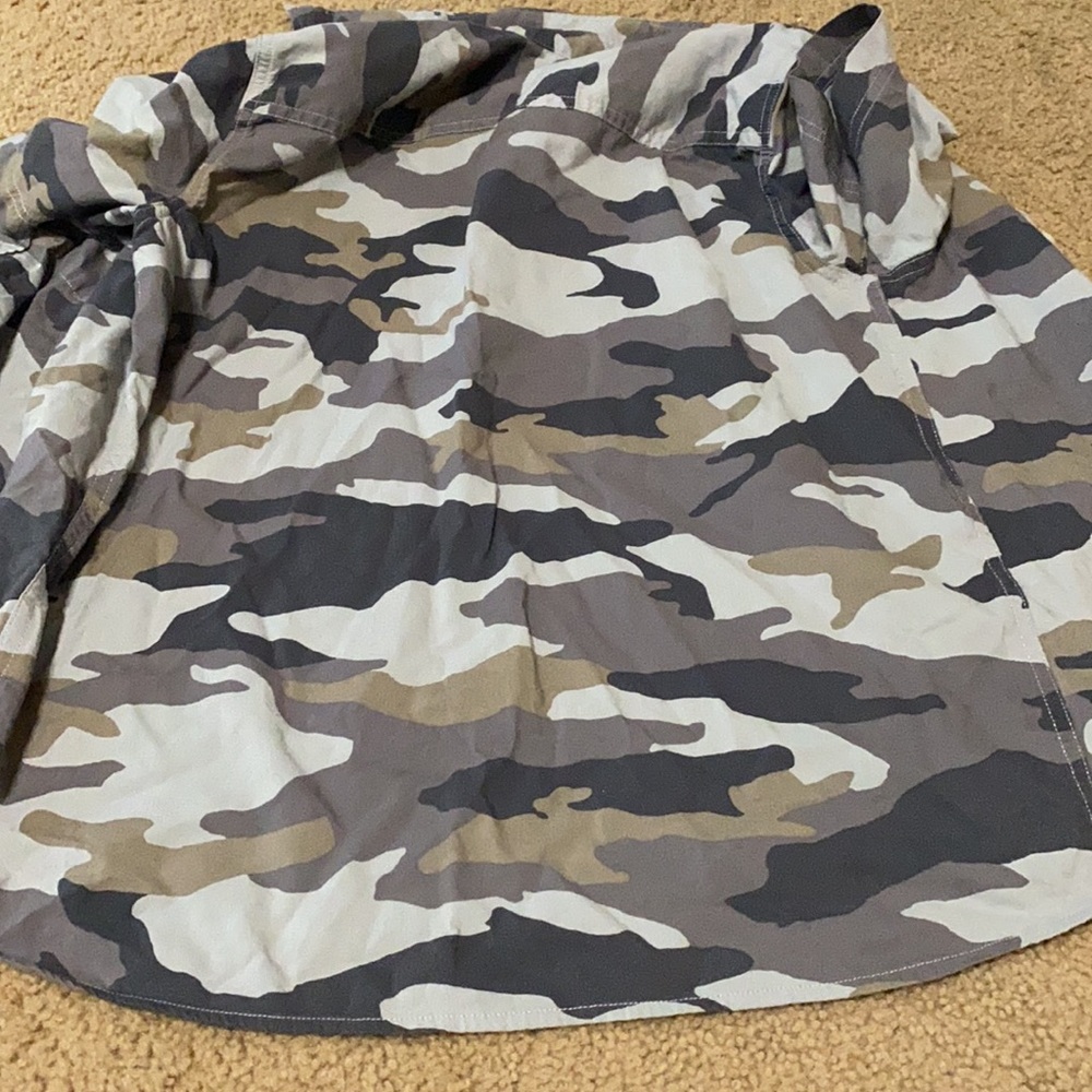 boys Abercrombie gray camo shirt size 15/16 - Picture 2 of 3